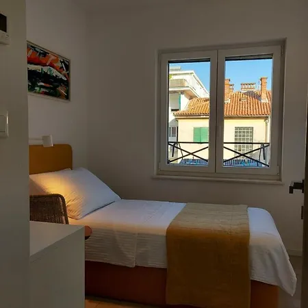 1/2 An Island Apartment