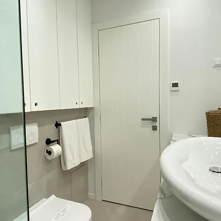 דירה 1/2 An Island זאדאר