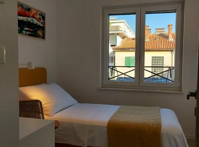 1/2 An Island Apartment